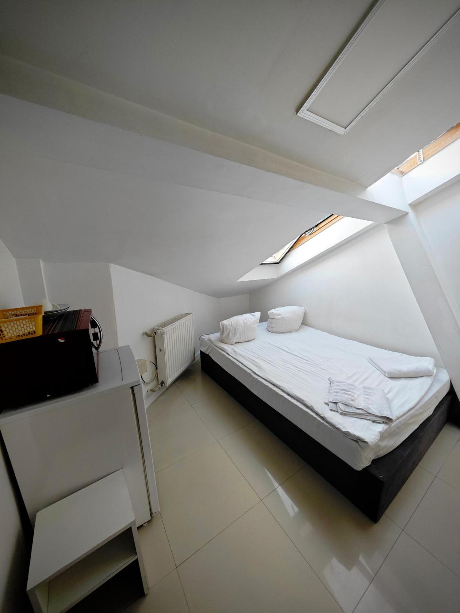 Apartamenty Hoza Attic Studio Warschau Kamer foto